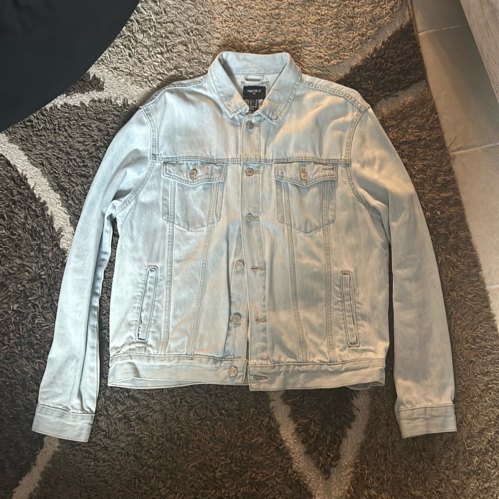 Light Wash Forever 21 Men’s Jean Jacket Size Xl